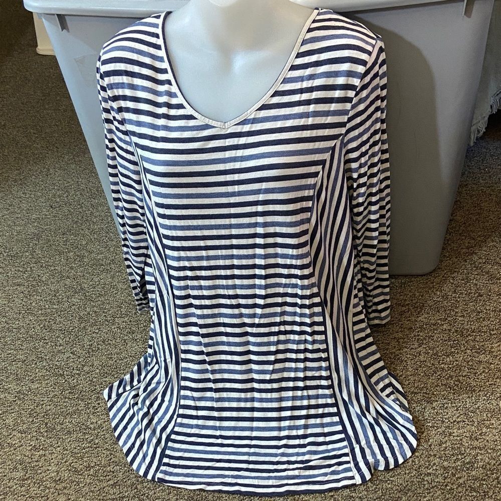 10/$50 Sunday Black and White 3/4 Sleeve Fitted Tunic Size L